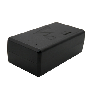 Rastreador GPS para coche 4G LTE con fuerte imán incorporado para una fácil fijación en todas las superficies, dispositivo de seguimiento de coche robusto y a prueba de salpicaduras - Product Image 1