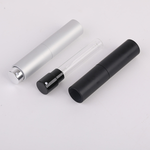 Logo personnalisé 8ml 10ml aluminium mini portable de voyage noir mat torsion vers le haut rechargeable brouillard vaporisateur verre & PP parfum atomiseur bouteille - Product Image 6