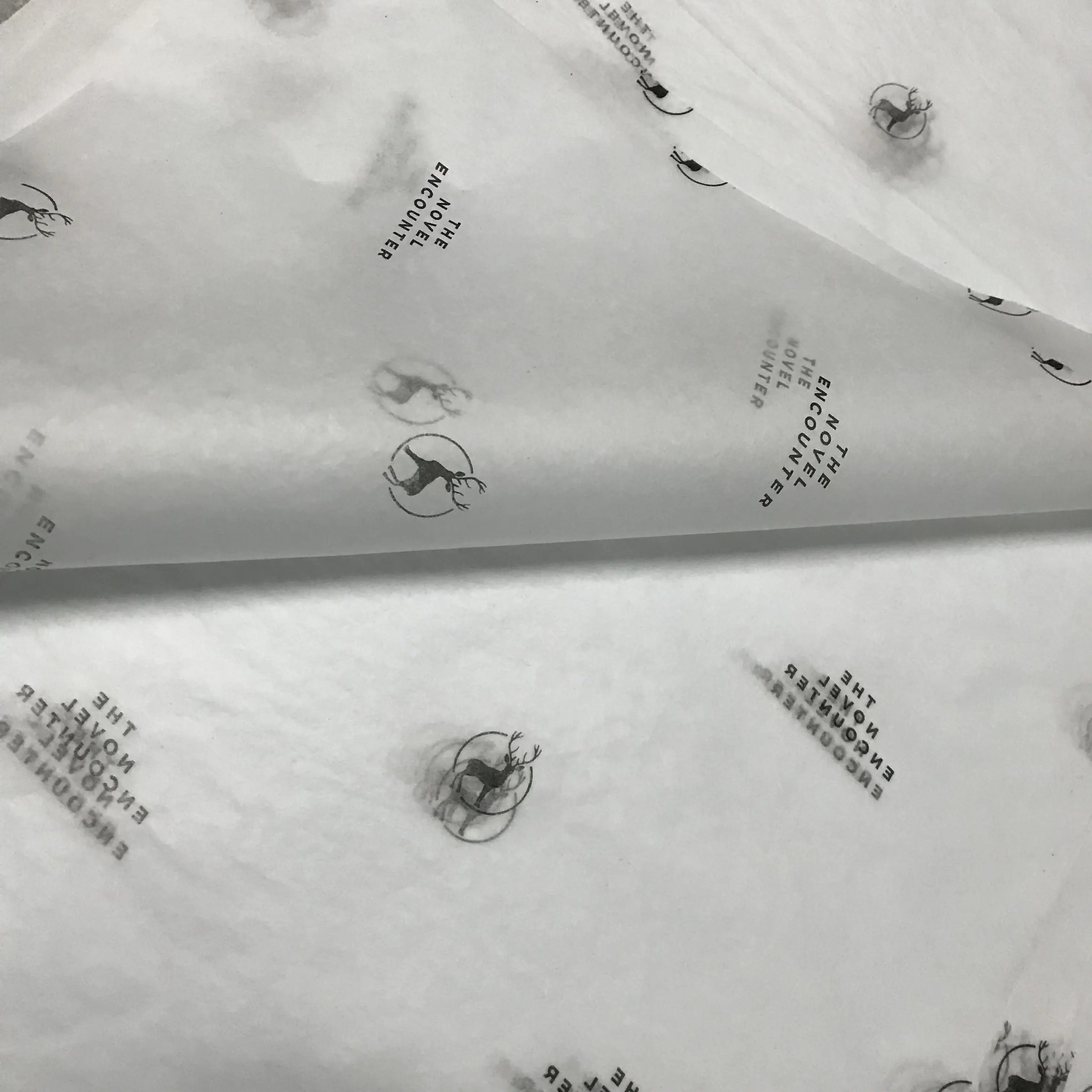Оптовая продажа без кислоты, белая или черная подарочная упаковка, Тонкая шелковая хлопковая папиросная бумага с индивидуальным логотипом