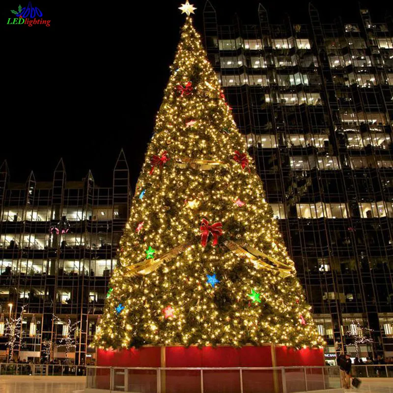 Artificial hecho a mano plástico verde adornos navideños PE PVC árbol de Navidad para la decoración de Navidad