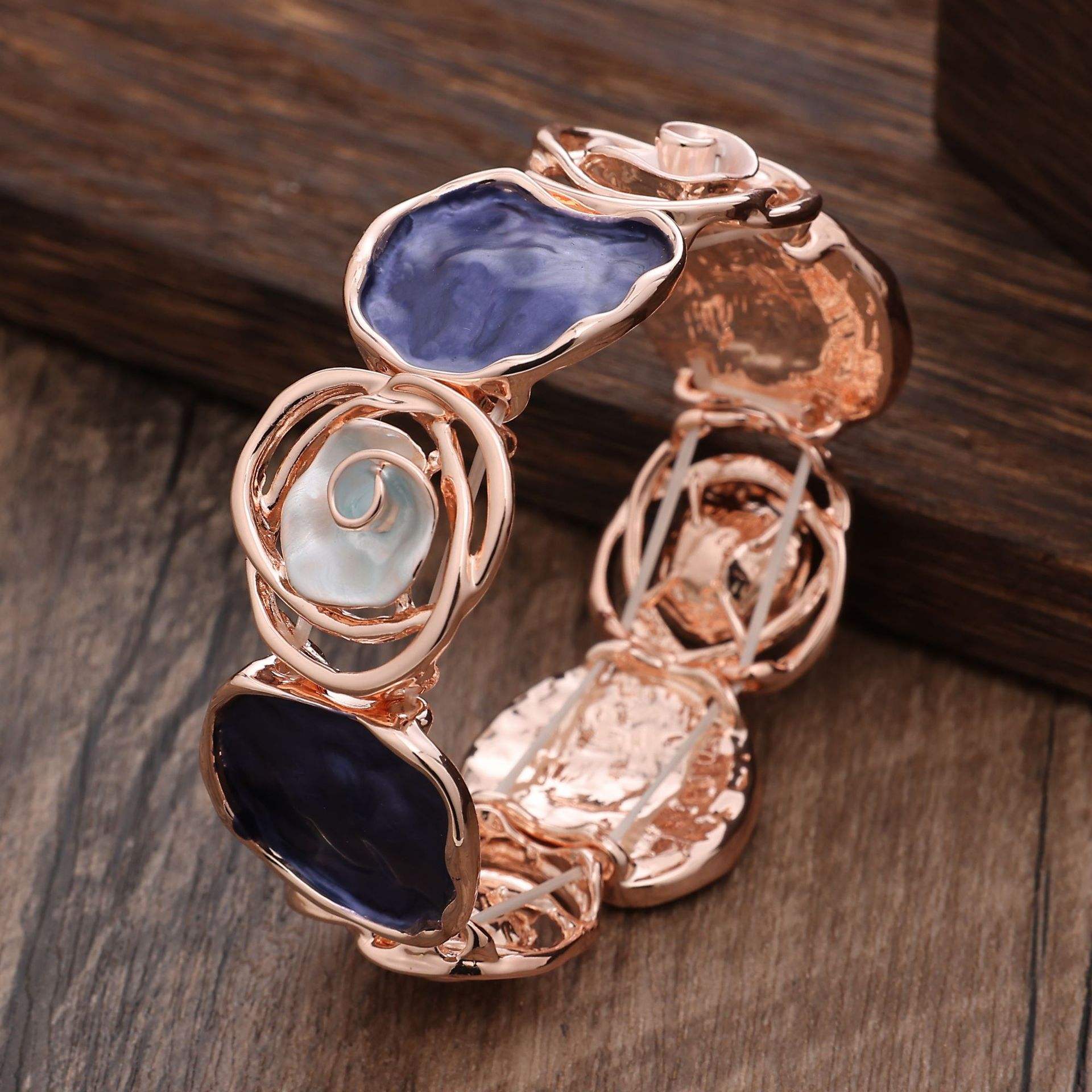 Dark blue rose bracelet-mei