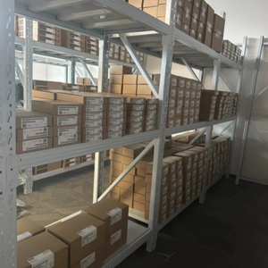 Nuevo Sensor de interruptor de proximidad original de para programación de PLC y control industrial almacenado en el almacén