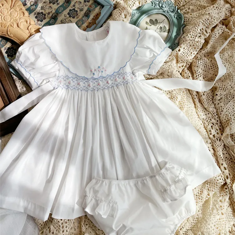 Set Pakaian Katun Putih Buatan Tangan, Gaun Mewah Bayi Perempuan Berasap Butik Pakaian Musim Panas 2 Buah