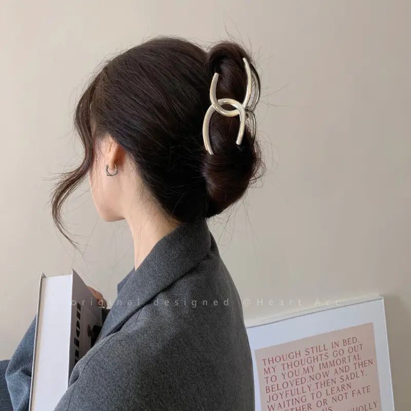 Inspire Design CC épingle à cheveux avec lettrage argenté pince à cheveux en métal tempérament charmant bandeau fait à la main pour femmes