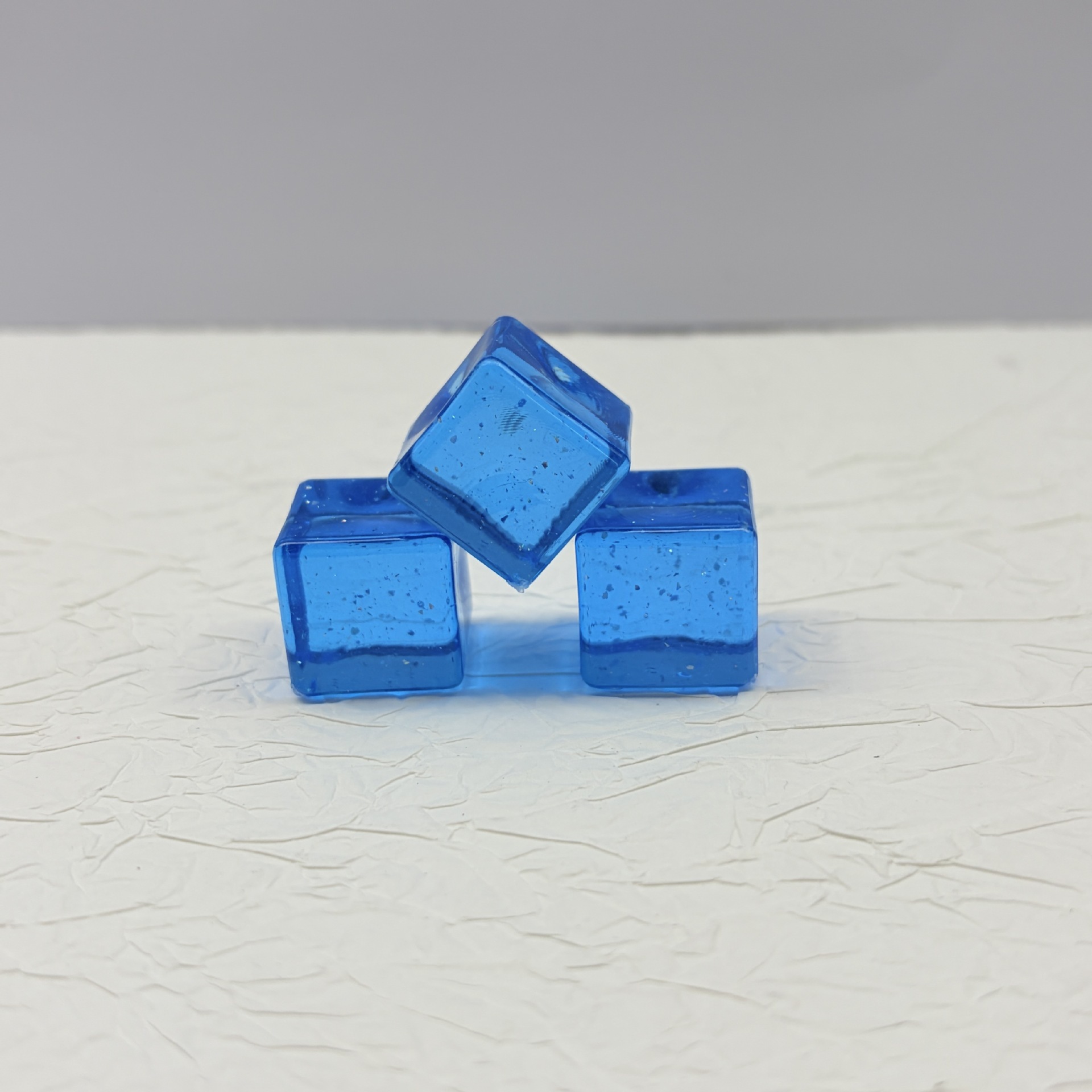 Bleu saphir éclatant