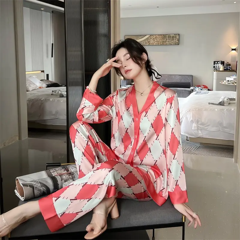 Lente Nieuwe Ijs Zijde Vrouwen Pyjama Zomer Lange Mouw Dunne Zijden Nachtkleding V-hals Sexy Plaid Gedrukt Pyjama Set