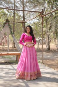 קולקציה חדשה סוג מערבי של lehenga <span class=keywords><strong>choli</strong></span> עם תפירה מלא תפרים lehenga <span class=keywords><strong>choli</strong></span> לנשים