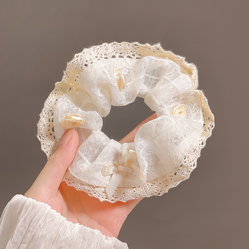 White ring lace-with three flowers