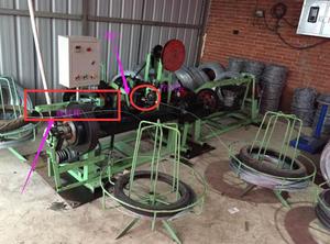 Máquina de alambre de acero trenzado, máquina de fabricación de malla de púas de prisión de Thron galvanizado, máquina automática de tejido de red de alambre de púas Doble - Product Image 6