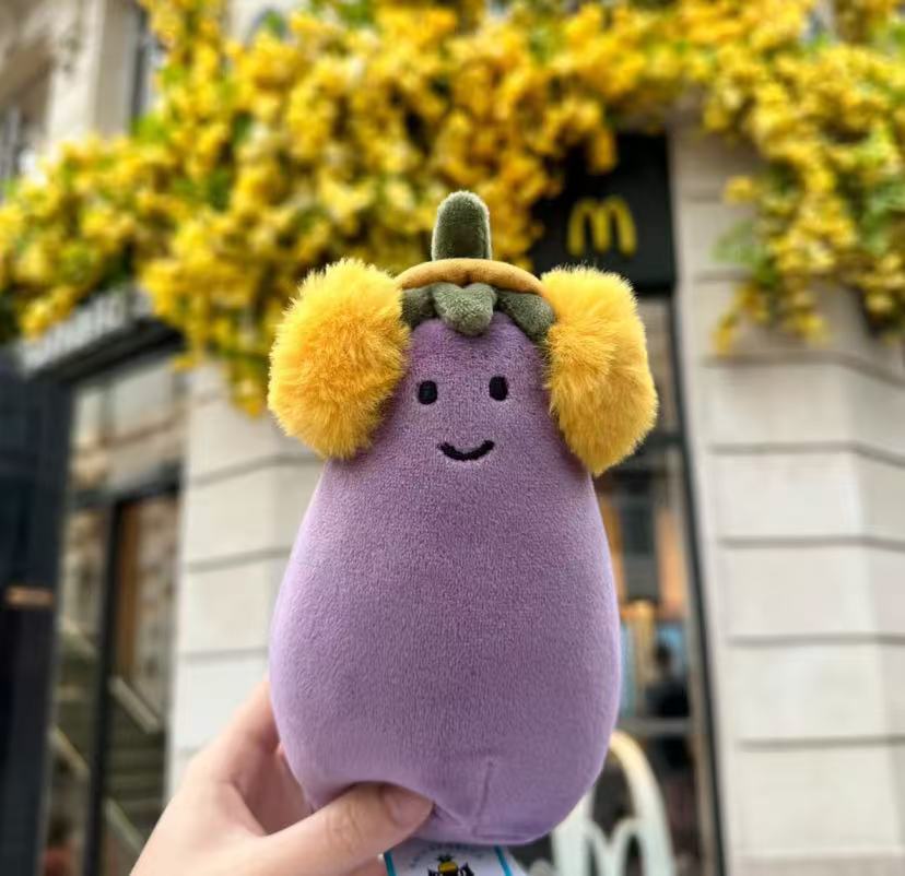Cache-oreilles jaunes aubergine