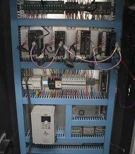 Hochwertige 1325 3-Achsen-CNC-Fräsmaschine für Metall-PVC-Holz-Stahl-Möbel fräser ATC-Spindeln G-Code-Steuerungs system - Product Image 3