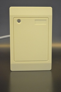 125kHz 13,56 MHz Zweifrequenz-RS232-Schnittstelle Eingebauter Lautsprecher-RFID-NFC-Leser für die Mitglieder verwaltung - Product Image 6