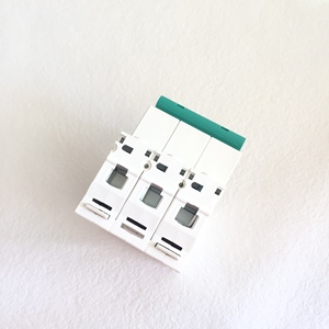 Disyuntor en miniatura de desarrollo profesional, 3P