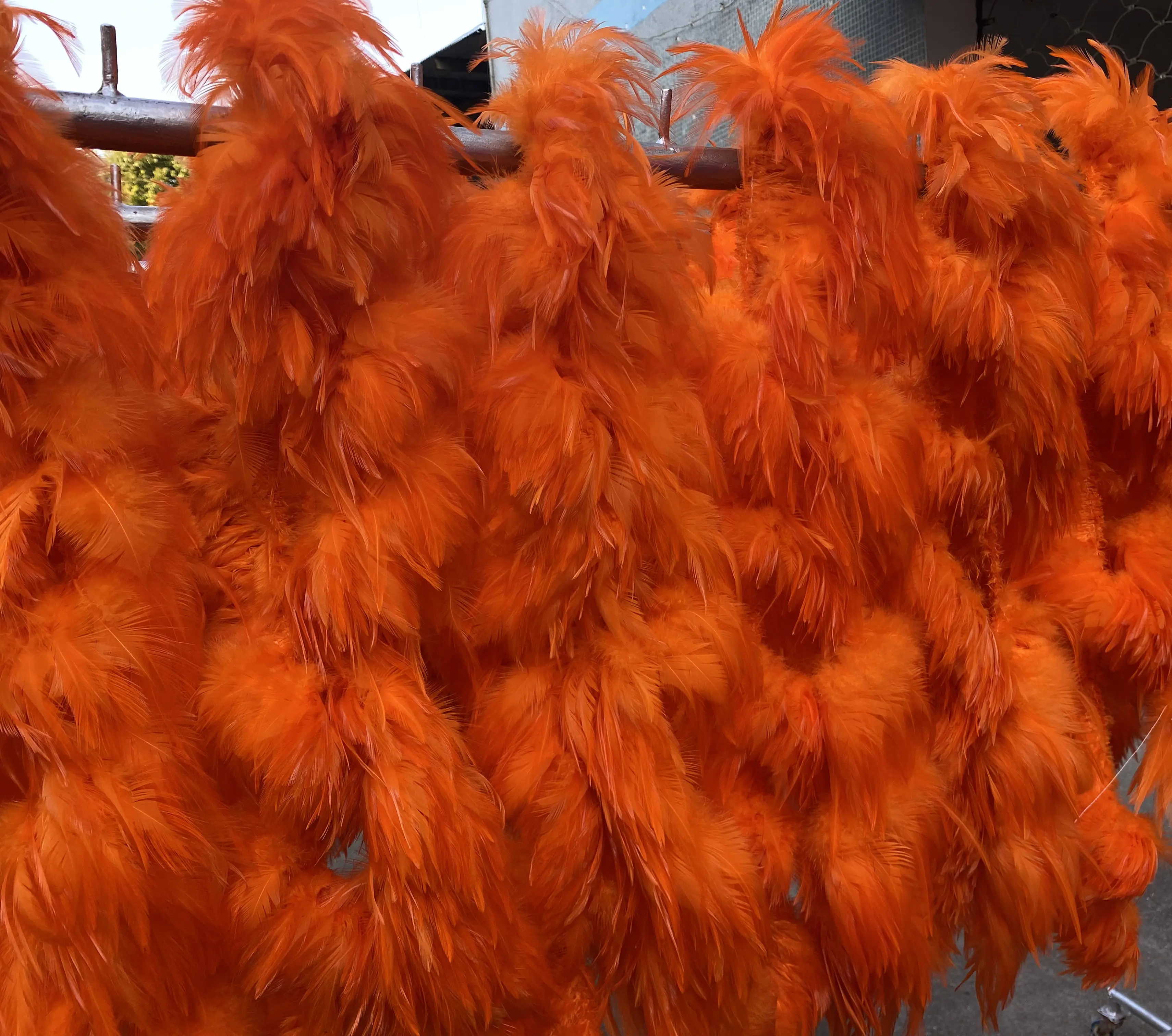 Plumas de sillín de gallo chino teñido, atado de moscas de Halloween, artesanía de boda