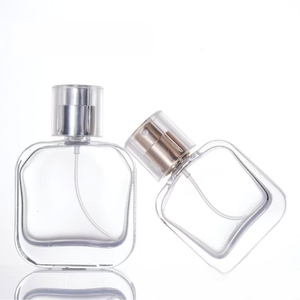50ml şık ve lüks siyah boş kare parfüm cam şişe sprey kapağı ile bir Logo olarak kullanılabilir. - Product Image 1