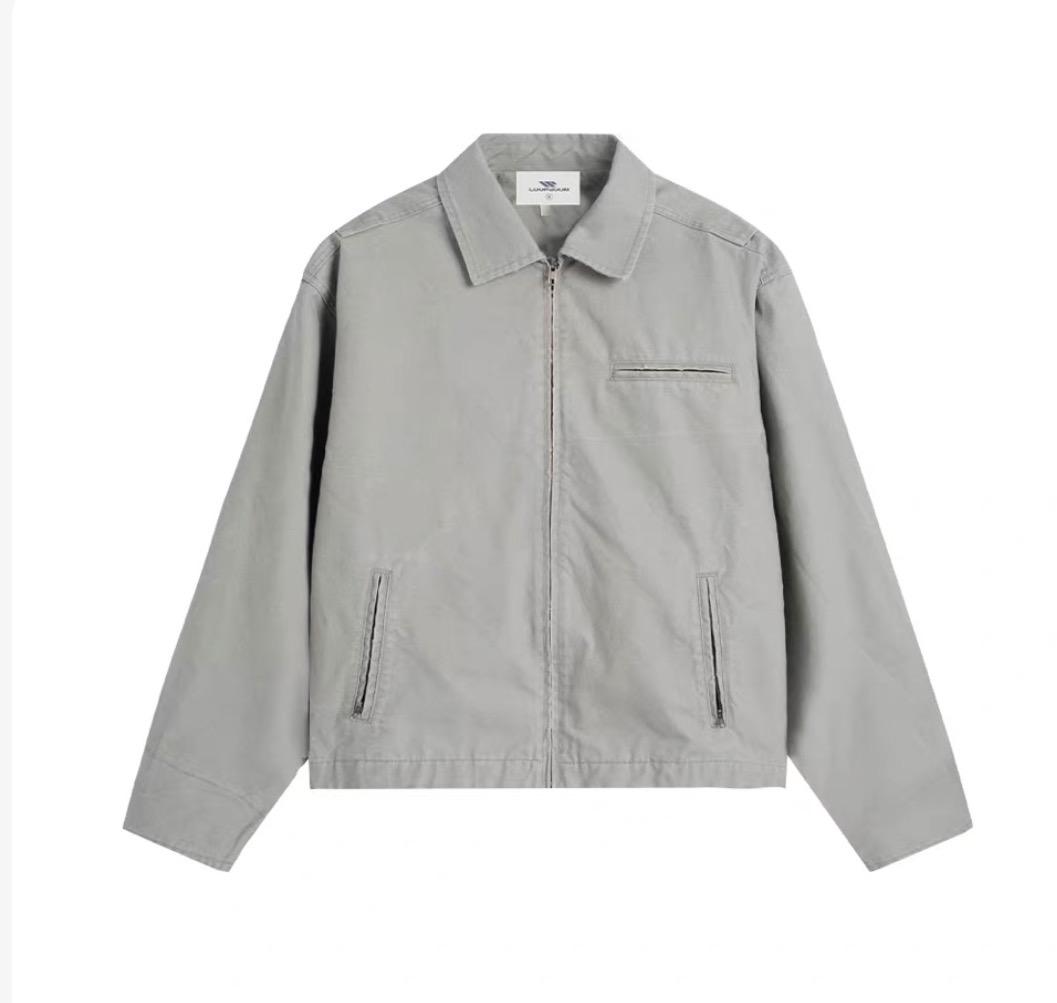 สีเทาเข้ม