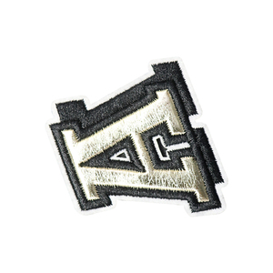 Custom Eco-Friendly bordado toalha Patch Chenille cor ferro carta emblema com tecido e feltro Material