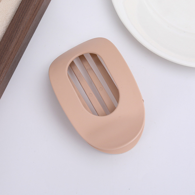 Clip bec de canard ovale-style abricot mat