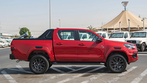 AVAILABLE in STOCK Used TOYOTA HILUX DC GR SPORT 4.0P at 4X4 MY 2022 <strong>RED</strong> Well Maintained Ready to Go - Product Image 5