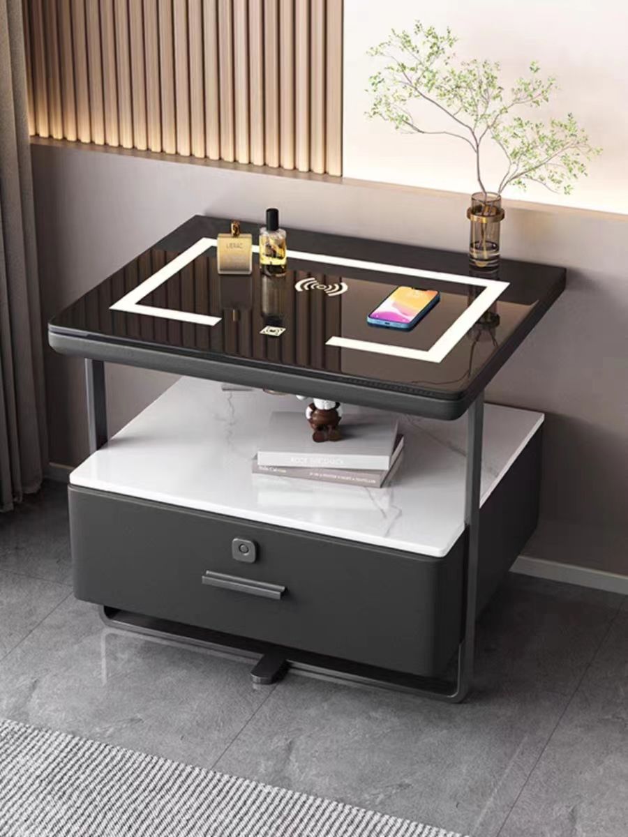 สีเทาเข้ม