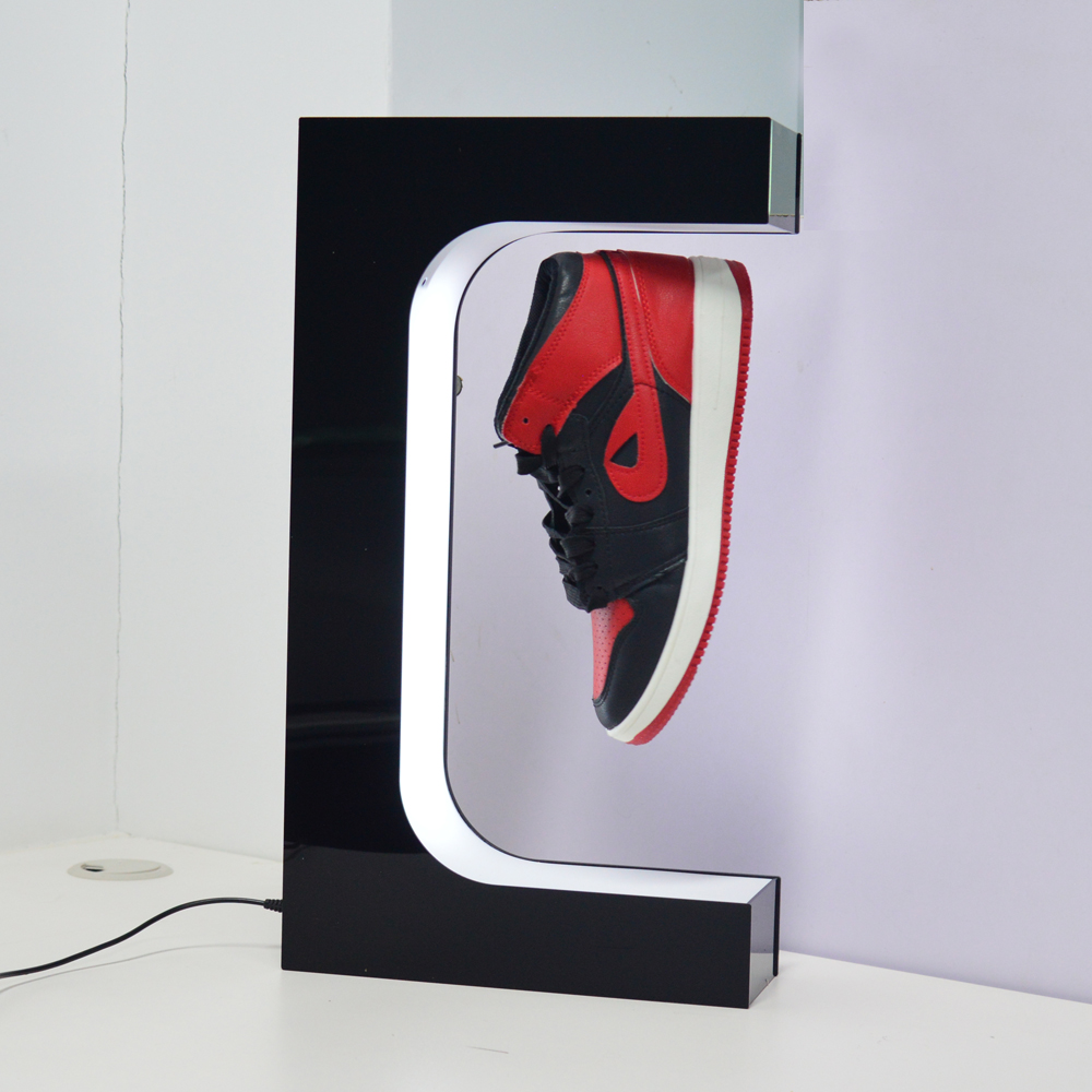 Black lighting and frame