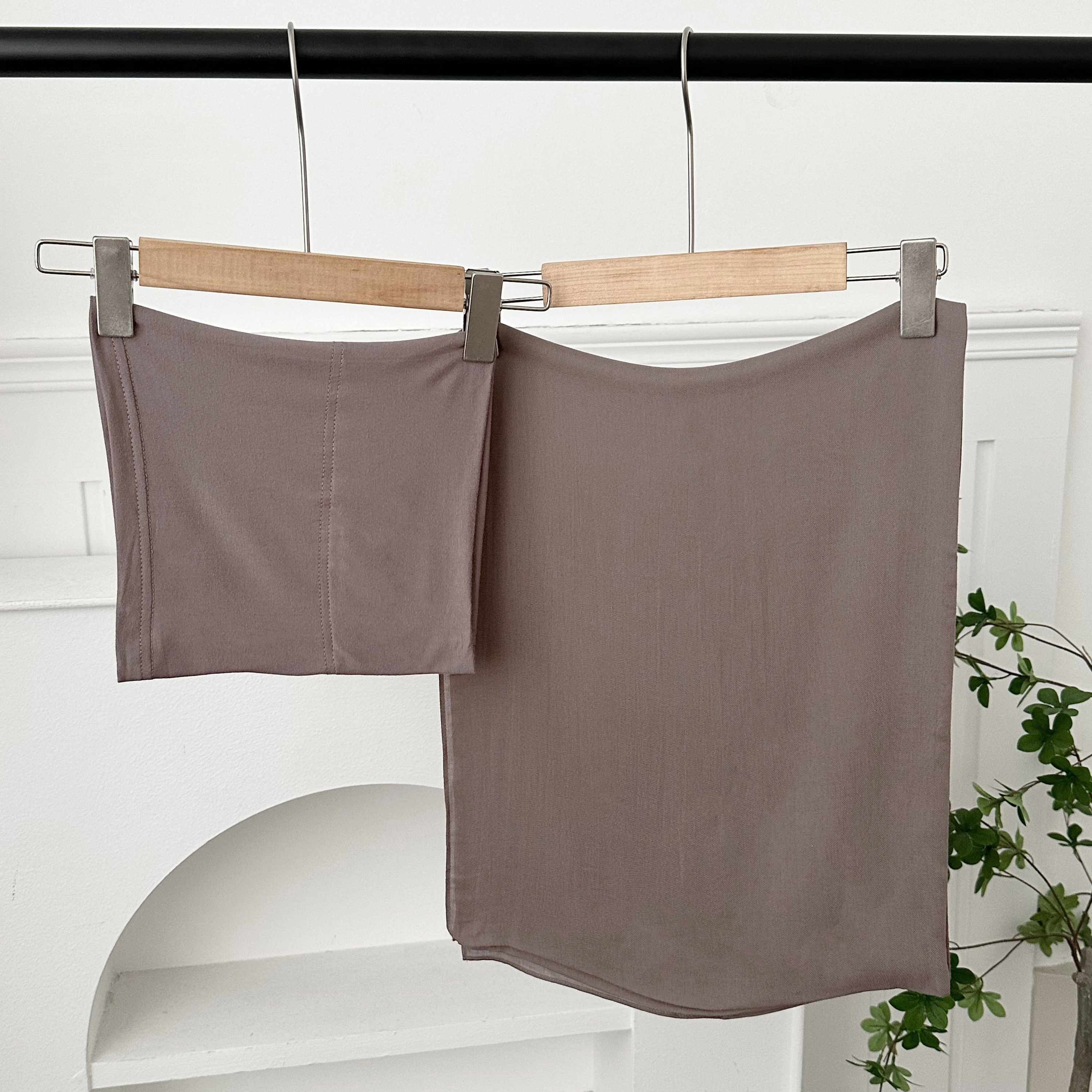 Taupe