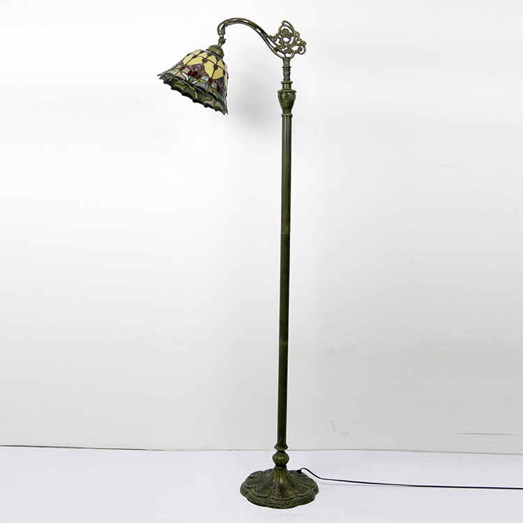 LongHuiJing 10Inch European tulip lampshade floor Lamp Living Room reading lamps Art stained glass floor lamps