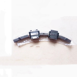 Riel de guía curvo de Japón HCR15A2LL + 60/300R un riel con un bloque - Product Image 2
