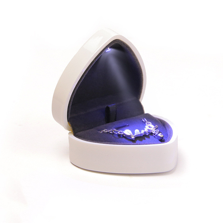 BLANC-boîte à collier