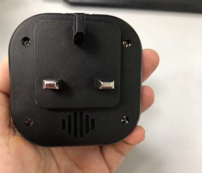 Noir + prise britannique 1 à 1