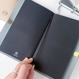 Cuaderno de viaje con correa elástica personalizada, libretas de diario con cubierta de cuero de regalo de PU, Material de PP que restaura formas antiguas - Product Image 2