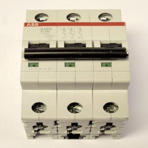 New and Original Plc S 203L C10 3 Pole S203L 400 VAC Circuit Breaker 4575 Ka Circuit Breaker PLC Programming Controller - Product Image 1