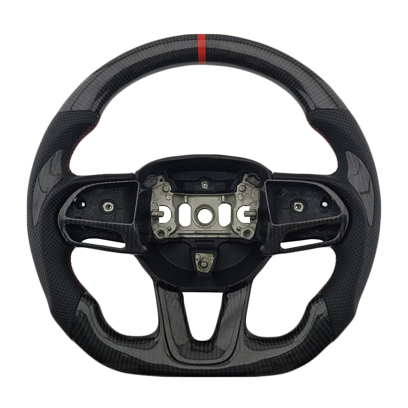 Cuir perforé + Fibre de carbone + Bande rouge + Adhérence