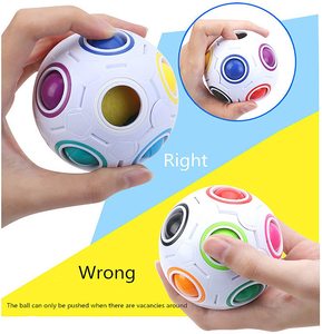 Giocattolo sensoriale educativo Magic Football Shape Rainbow Puzzle Cube Fidget Magic Bean cubo rotante per bambini autismo per adulti