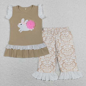 RTS批发女婴粉色兔子刺绣褶边衬衫顶级褶边<span class=keywords><strong>Capris</strong></span>精品花卉套装套装