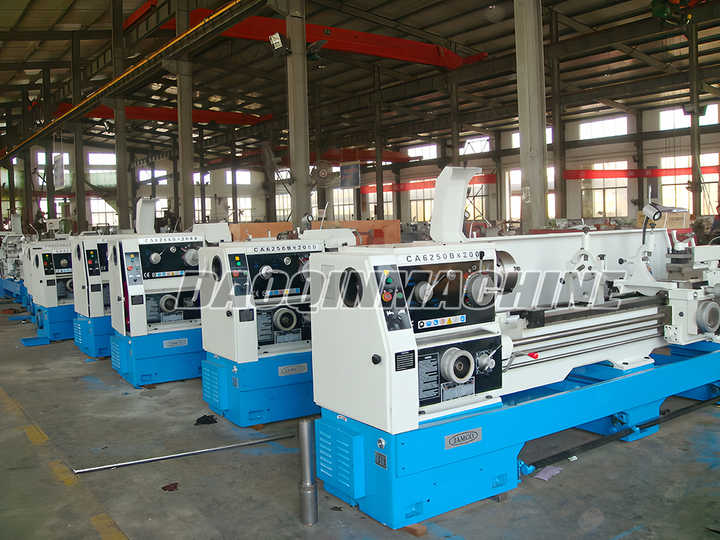 CA6140B/C Linear Guide Manual Metal Lathe 1500mm Multi-Kinetic Energy 220V Horizontal Medium Duty Machining Capacity
