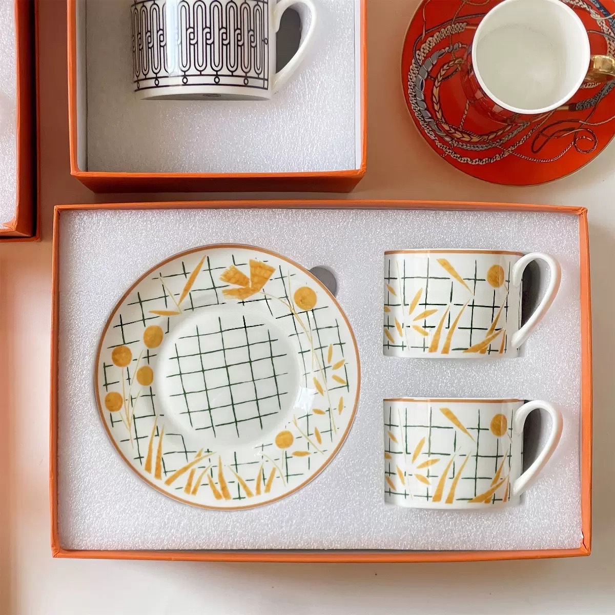 colorful,2 cups and 2 saucers