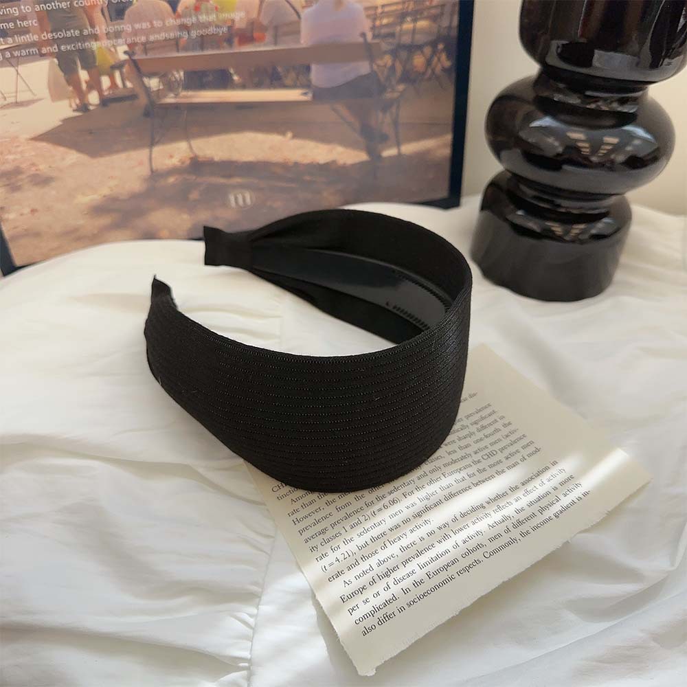 สีดำถัก