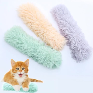 Recién llegado, juguete para gatos de hierba gatera de peluche suave con papel arrugado - Product Image 1