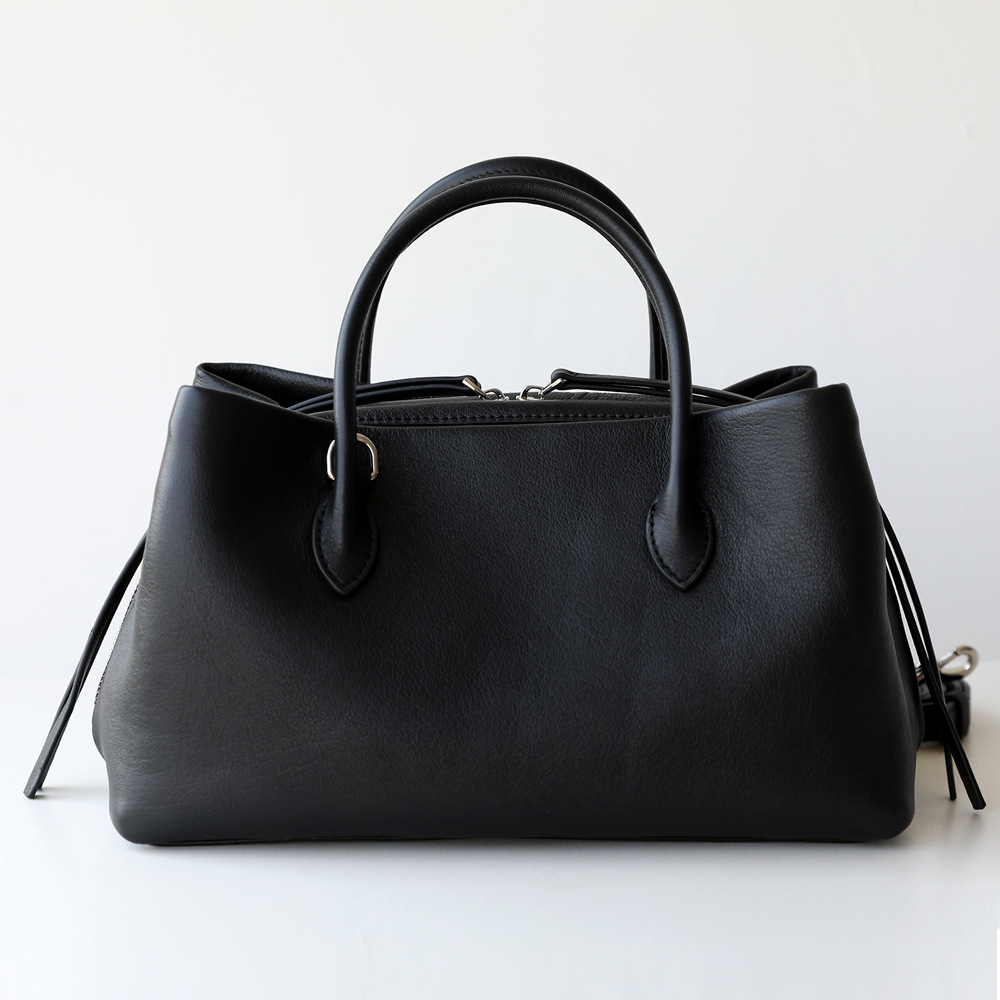 Black (excluding pendant bag)