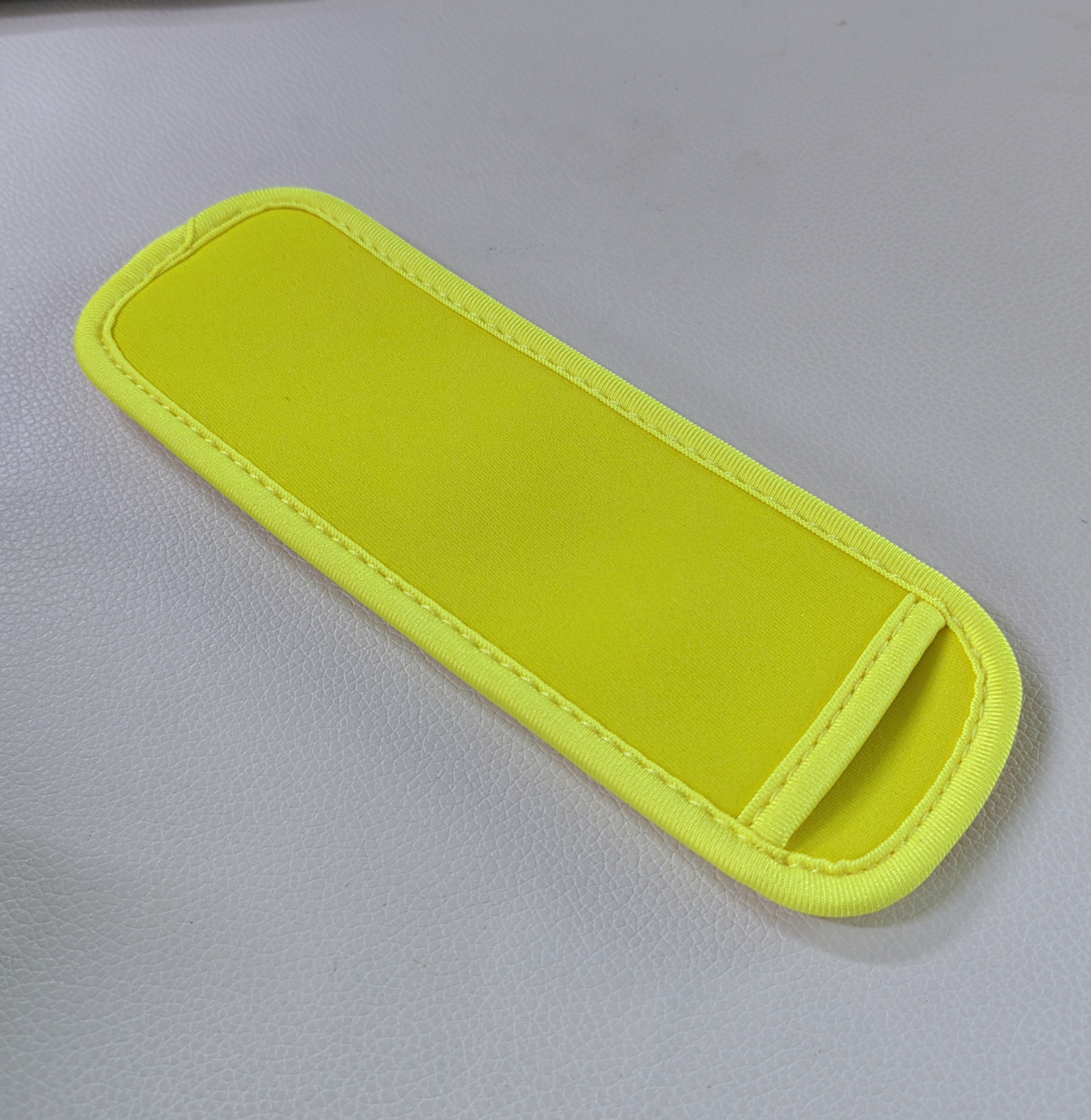 Jaune