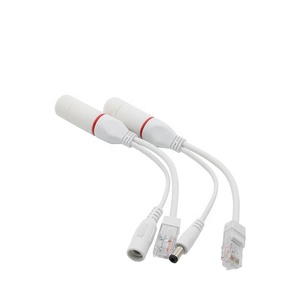 Combinador PoE pasivo de 12V con clasificación IP a prueba de agua para cámaras duales-Cable único Datos de 100Mbps y potencia de voltaje constante - Product Image 1