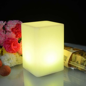<span class=keywords><strong>USB</strong></span>-Aufladung Kunststoff dekorative eiförmige Restaurant Hotel Cafe wiederauf ladbare drahtlose schnur lose LED Tisch Nachtlicht lampe