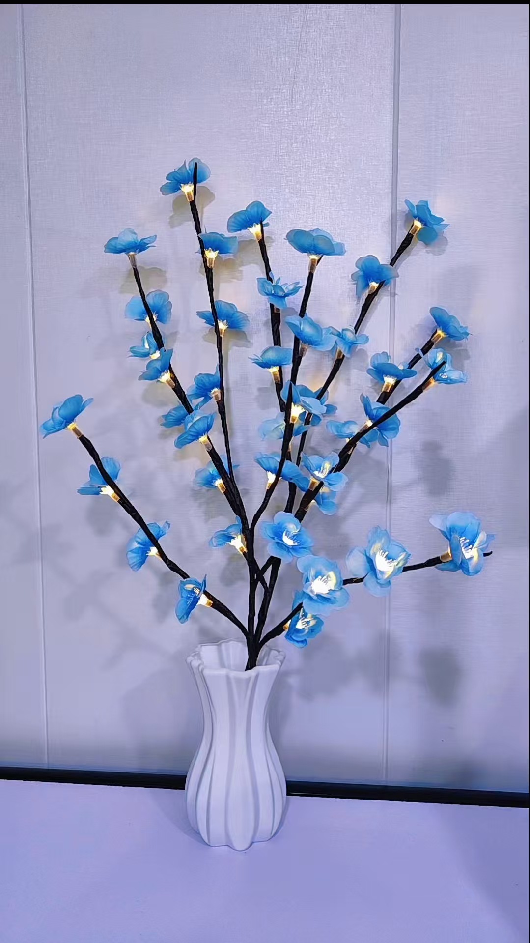 Lampe branche d'arbre à fleurs de pêcher bleues, 20 lampes à lumière chaude