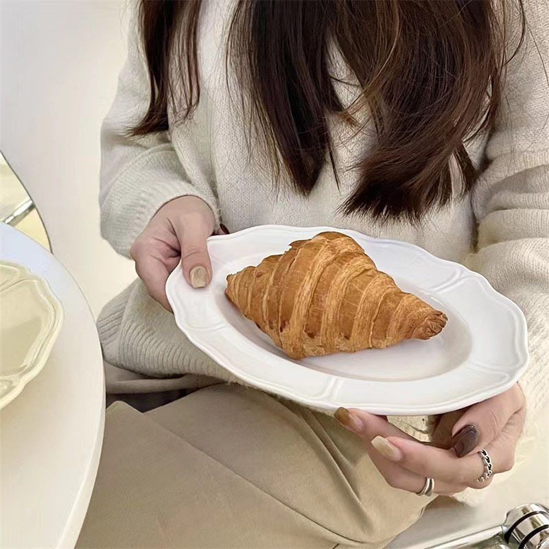 Assiette ovale blanche