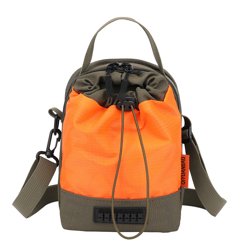 Orange avec vert militaire