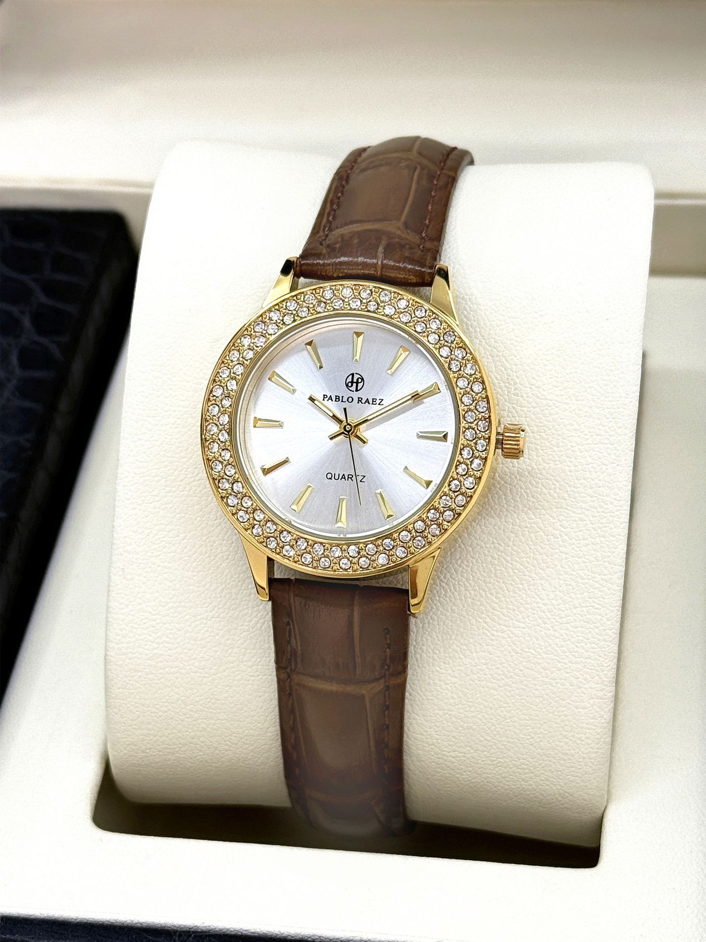 สีน้ำตาล