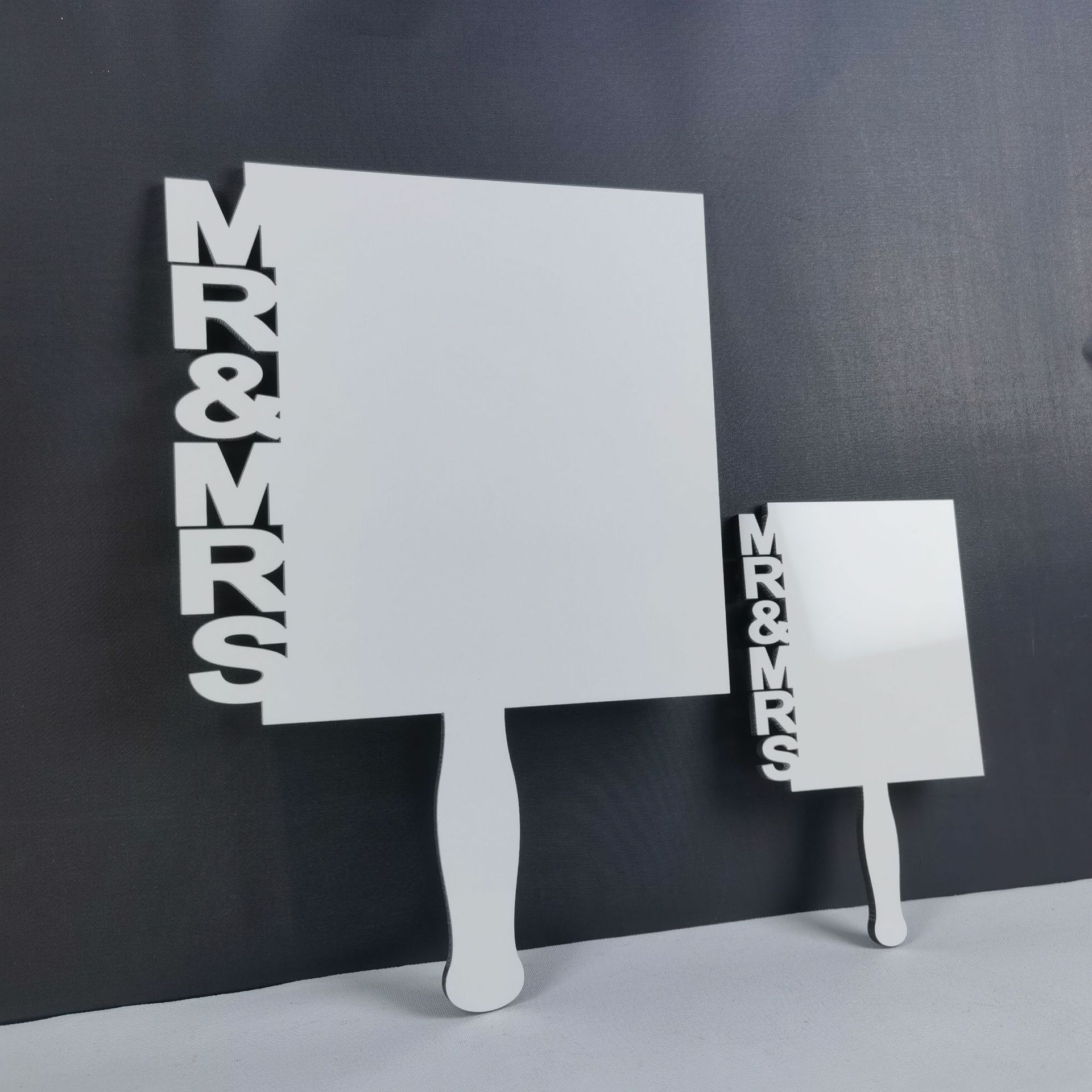White MR&MIS Fan