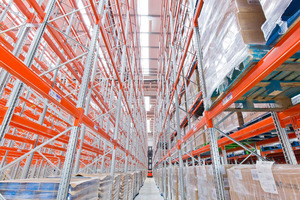 Mracking Rack de pasillo muy estrecho de alta densidad a la venta Sistema de estantería de palés VNA personalizable - Product Image 2