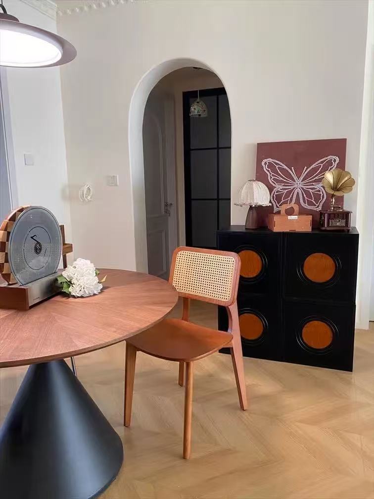 1-meter round table